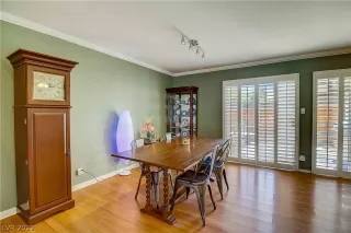 Photo #5: 2300303 Listing