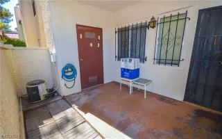 Photo #4: 2300314 Listing