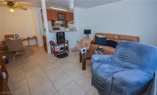 Photo #5: 2300314 Listing