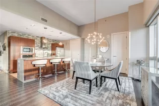 Photo #3: 2300317 Listing