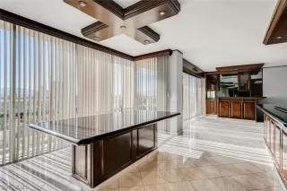 Photo #1: 2300319 Listing