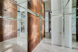 Photo #3: 2300319 Listing