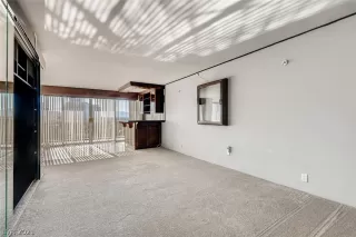 Photo #4: 2300319 Listing