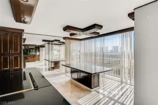 Photo #6: 2300319 Listing