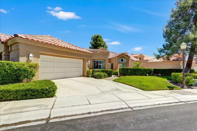 MLS: 2300333 Condo For Sale