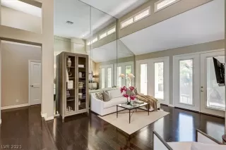 Photo #6: 2300333 Listing