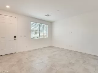 Photo #2: 2300354 Listing