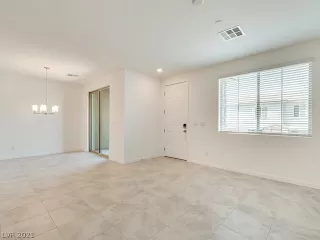 Photo #3: 2300354 Listing