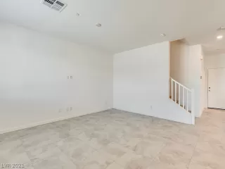 Photo #4: 2300354 Listing