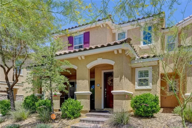 MLS: 2300371 Condo For Sale