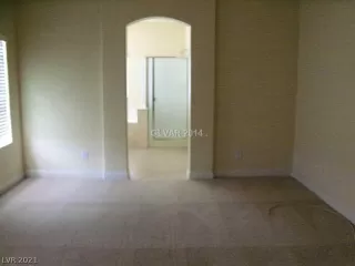 Photo #5: 2300374 Listing 