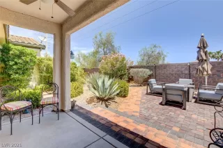 Photo #1: 2300378 Listing 