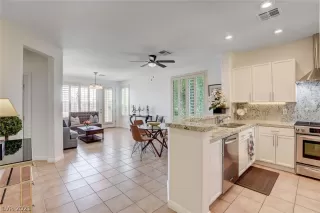 Photo #3: 2300378 Listing 