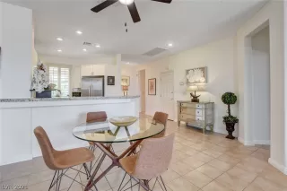 Photo #5: 2300378 Listing 