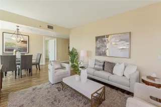 Photo #4: 2300390 Listing