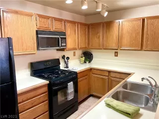 Photo #6: 2300396 Listing 