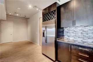 Photo #3: 2300414 Listing