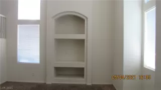 Photo #1: 2300419 Listing 