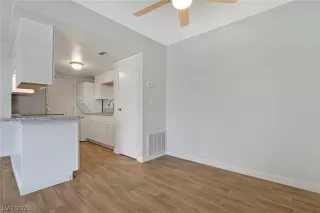 Photo #5: 2300421 Listing 