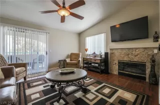 Photo #3: 2300455 Listing