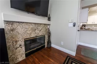 Photo #6: 2300455 Listing