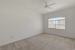 Photo #2: 2300469 Listing