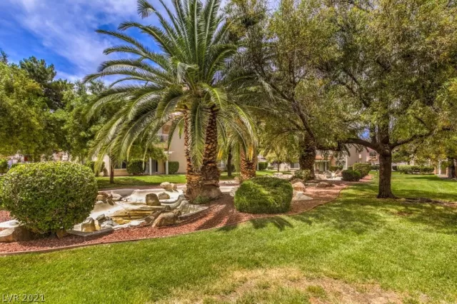 MLS: 2300566 Condo For Sale