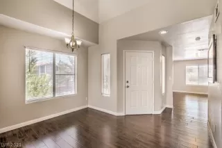 Photo #5: 2300566 Listing 