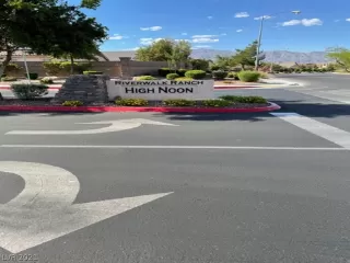 Photo #1: 2300594 Listing 