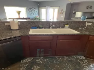 Photo #5: 2300594 Listing 