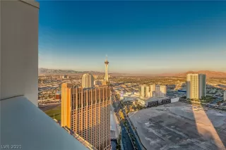 Photo #2: 2300597 Listing