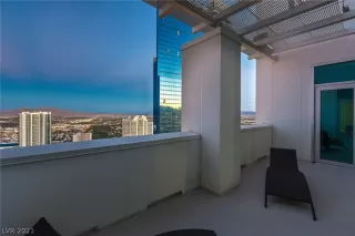 Photo #3: 2300597 Listing