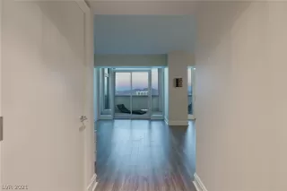 Photo #6: 2300597 Listing