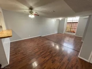 Photo #5: 2300601 Listing 