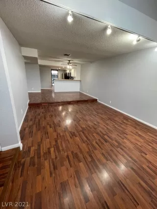 Photo #6: 2300601 Listing 