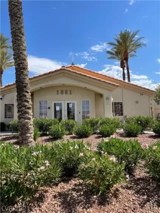 Photo #1: 2300629 Listing