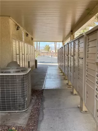 Photo #3: 2300629 Listing