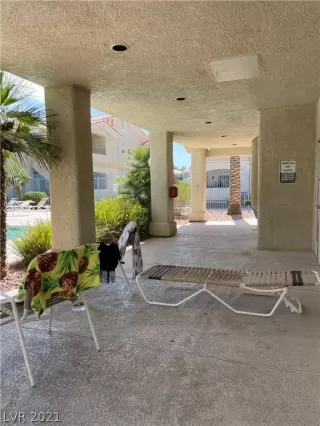 Photo #4: 2300629 Listing