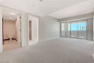 Photo #5: 2300637 Listing