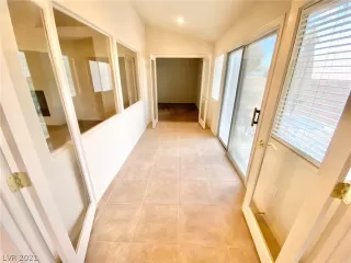 Photo #2: 2300644 Listing 