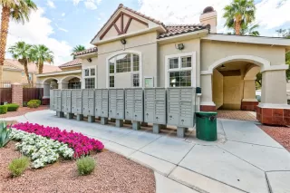 Photo #4: 2300659 Listing 