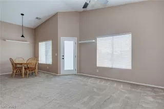 Photo #4: 2300660 Listing