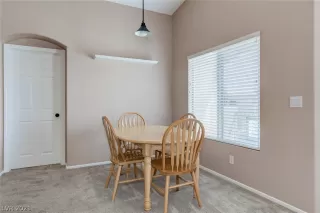 Photo #6: 2300660 Listing