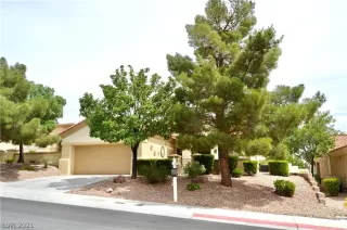 Photo #2: 2300678 Listing 