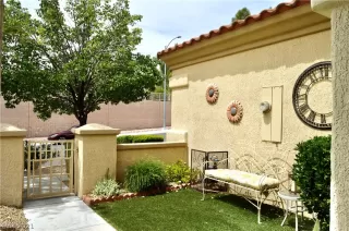 Photo #4: 2300678 Listing 