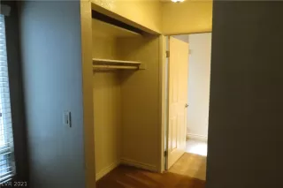 Photo #6: 2300684 Listing