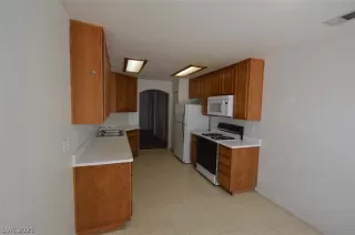 Photo #2: 2300685 Listing 