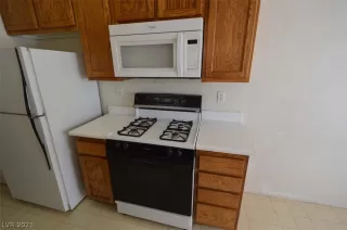 Photo #4: 2300685 Listing 