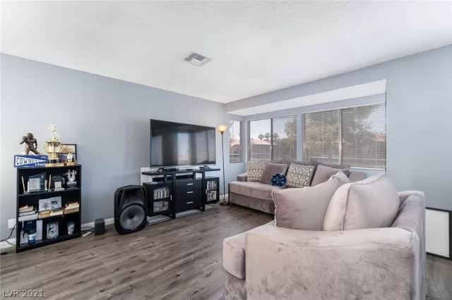 MLS: 2300723 Condo For Sale