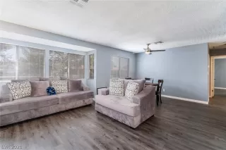 Photo #4: 2300723 Listing 